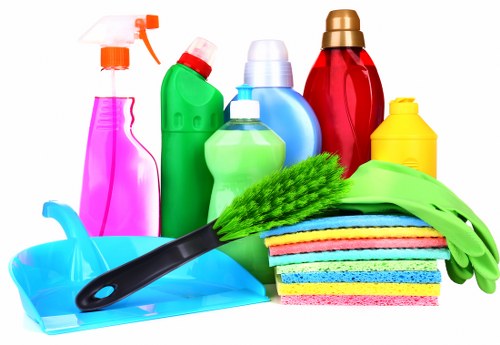 Local carpet cleaning team introducing Ealing Carpet Cleaners